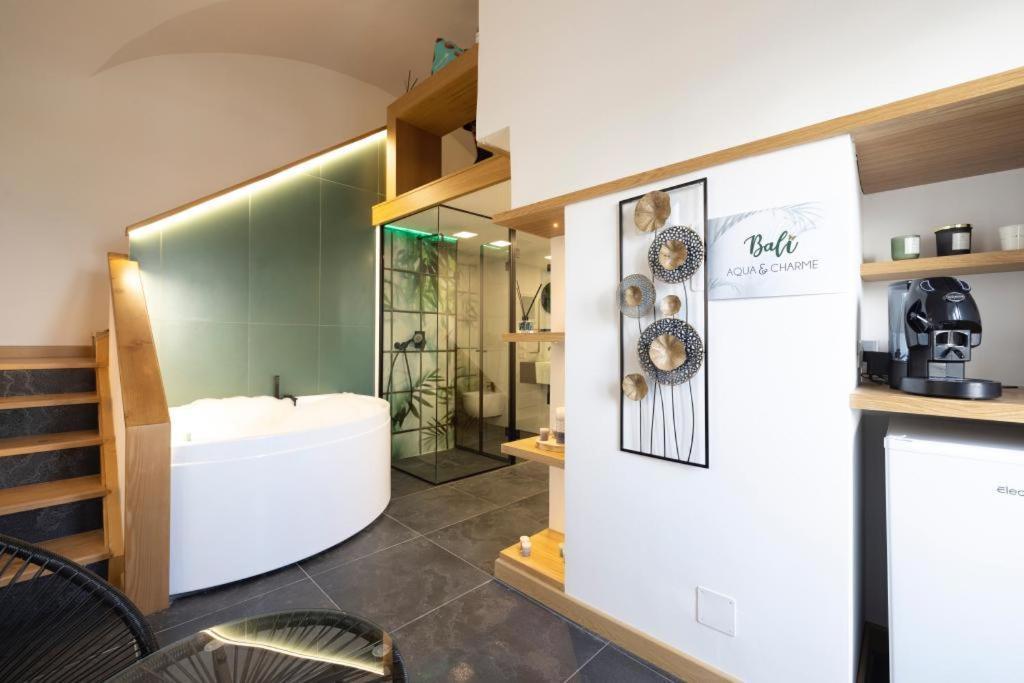Bed and Breakfast Bali Aqua&Charme Gaeta Exterior foto